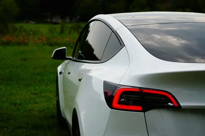 How to Sync Messages from iPhone to Tesla Model Y Now